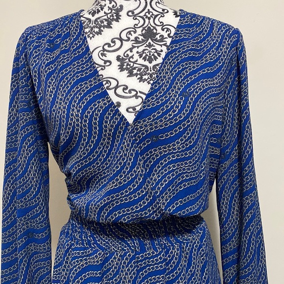 Micheal Kors Printed Ruffle Dress. - Picture 7 of 9